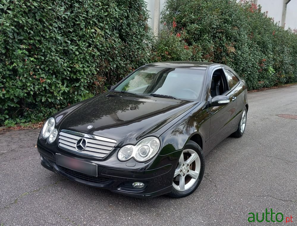 2006' Mercedes-Benz Classe C photo #1