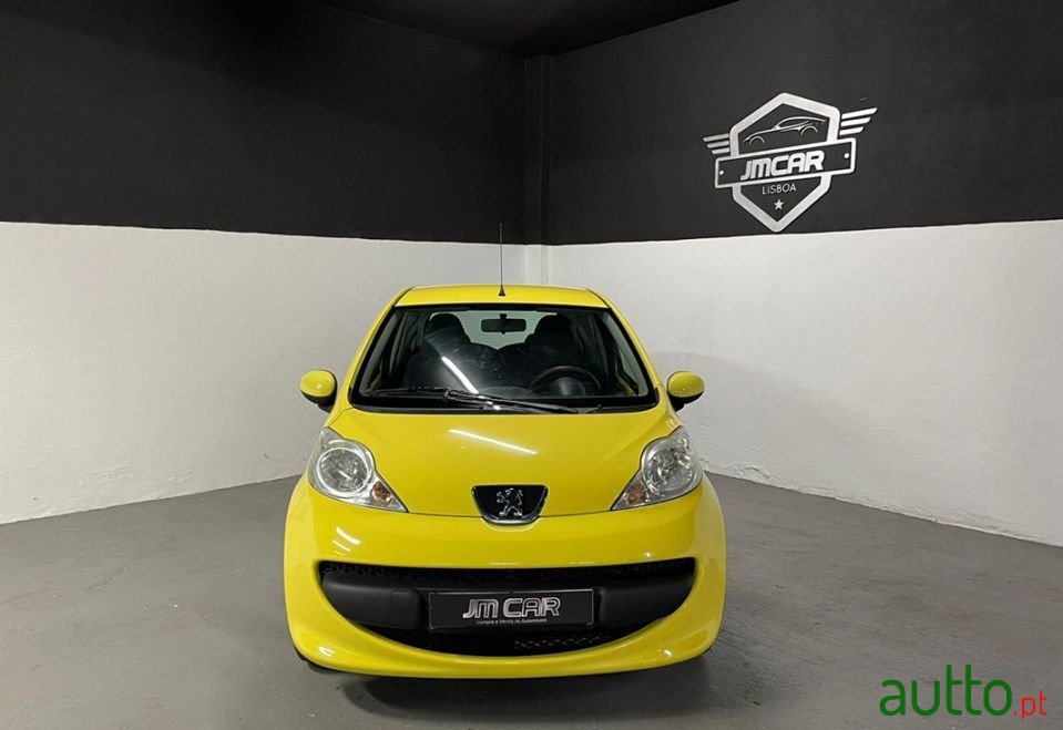2006' Peugeot 107 photo #2