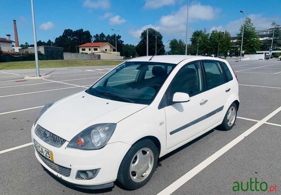 2006' Ford Fiesta photo #2