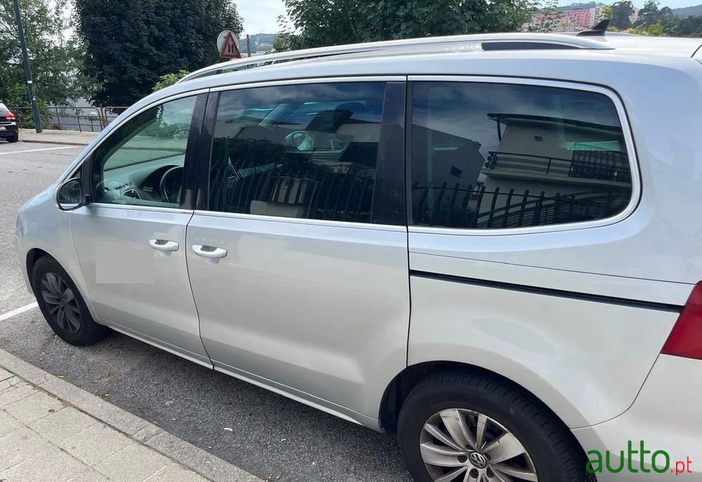 2012' Volkswagen Sharan photo #2