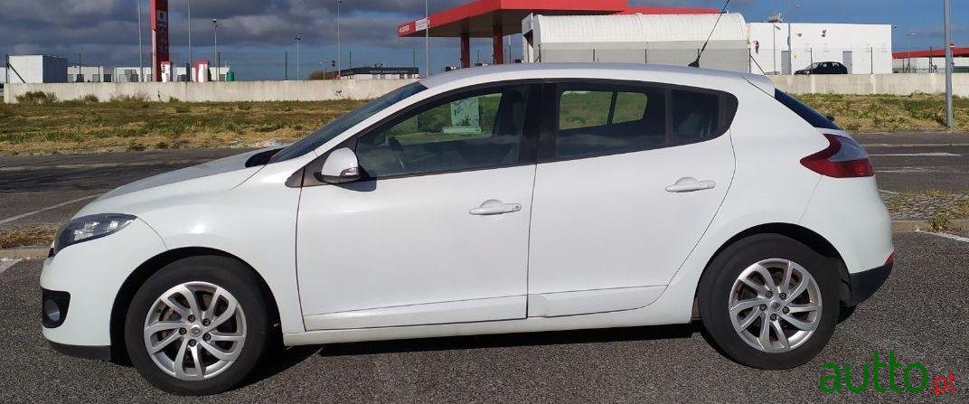 2012' Renault Megane photo #1