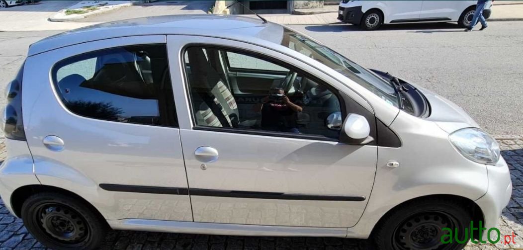 2011' Citroen C1 photo #3