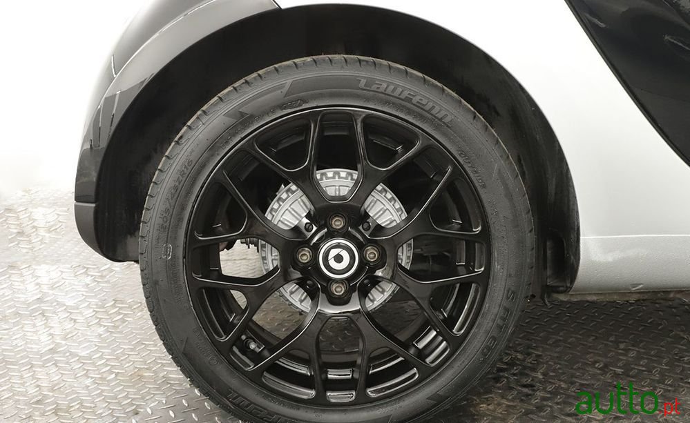 2018' Smart Fortwo Coupé photo #5