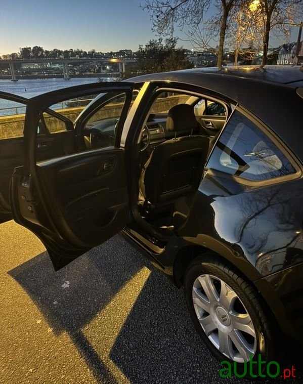 2009' Citroen C4 photo #2