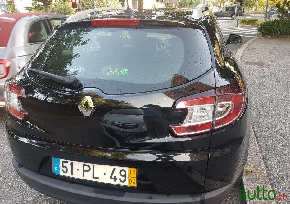 2011' Renault Megane-Sport-Tourer photo #1