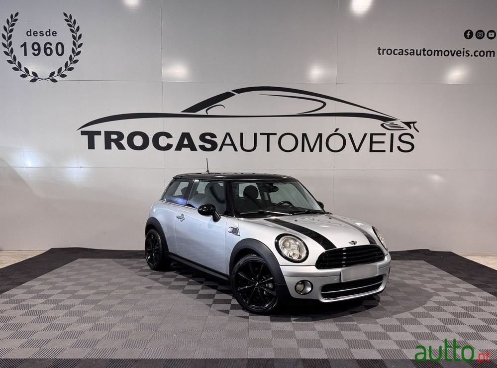 2010' MINI Cooper D 3 Portas photo #3