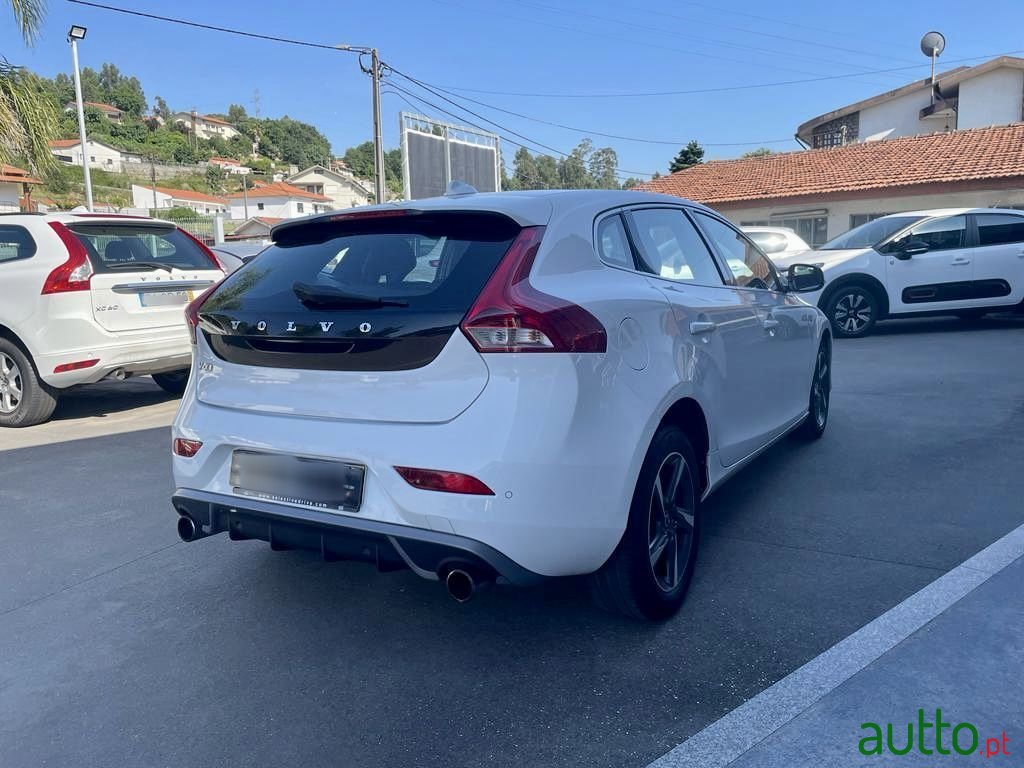 2014' Volvo V40 photo #4