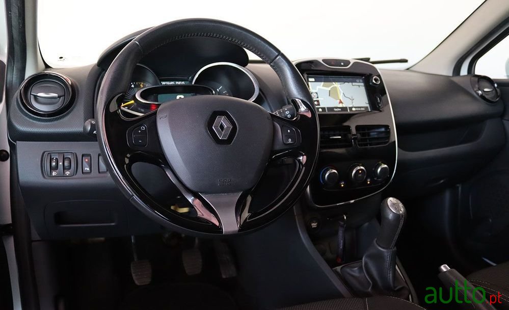 2015' Renault Clio photo #5