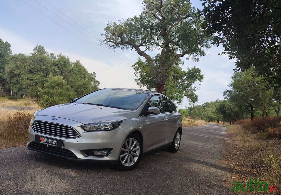 2015' Ford Focus photo #1