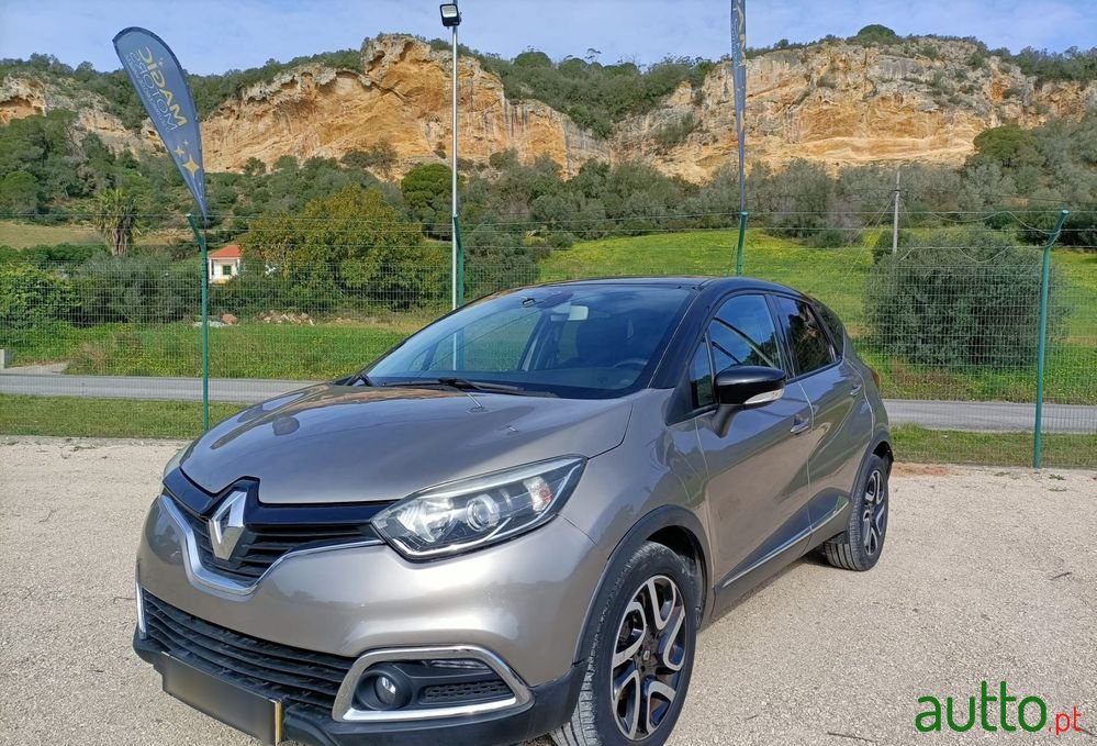 2015' Renault Captur 1.5 Dci Exclusive photo #3