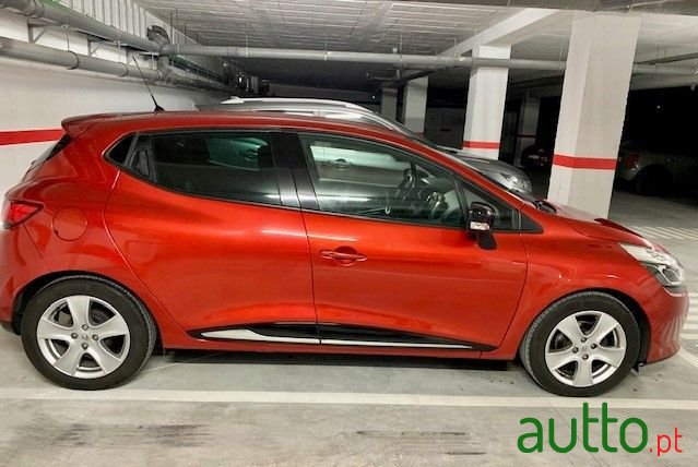 2015' Renault Clio photo #3