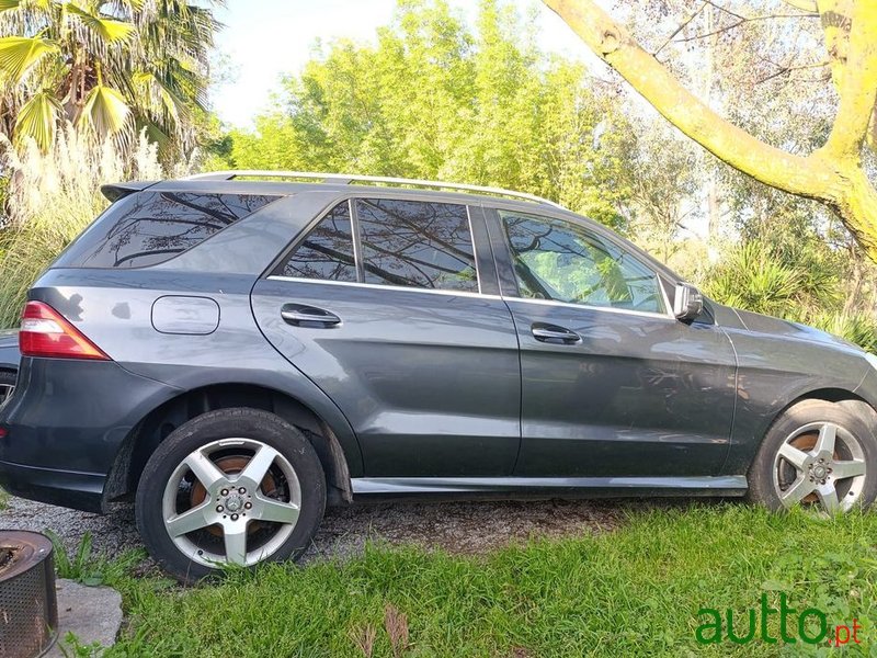 2014' Mercedes-Benz Classe M Bluetec photo #2