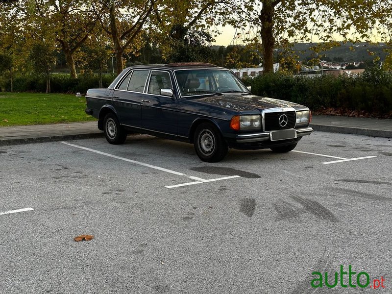 1982' Mercedes-Benz 300 photo #6