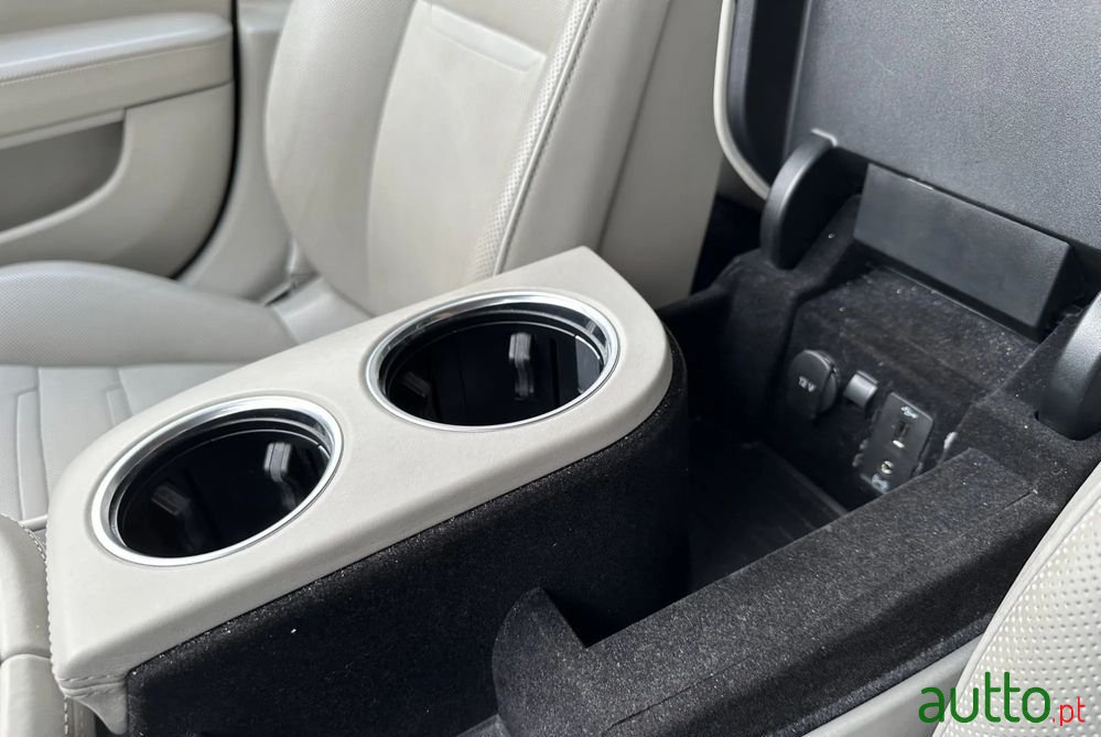 2017' Porsche Panamera 4 E-Hybrid photo #5