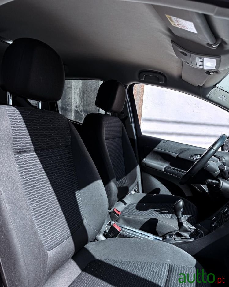 2016' Opel Meriva 1.4 T S/S photo #4