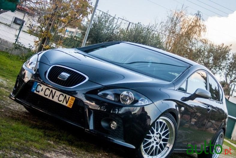 2006' SEAT Leon photo #4