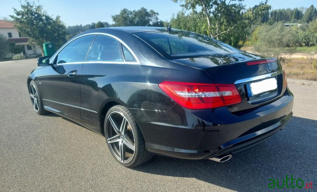 2011' Mercedes-Benz E-350 photo #2