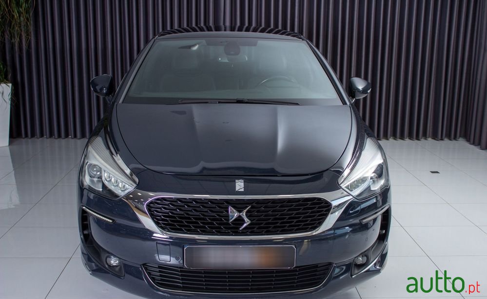 2015' DS Automobiles Ds5 photo #2