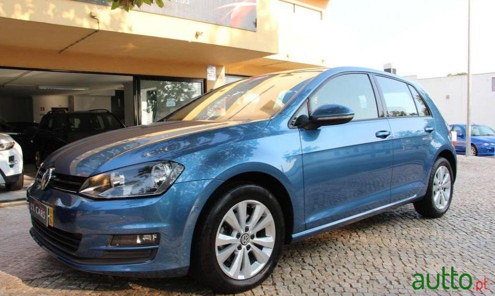 2013' Volkswagen Golf photo #2