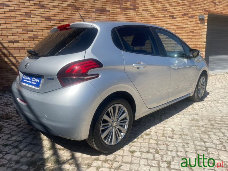 2016' Peugeot 208 photo #2