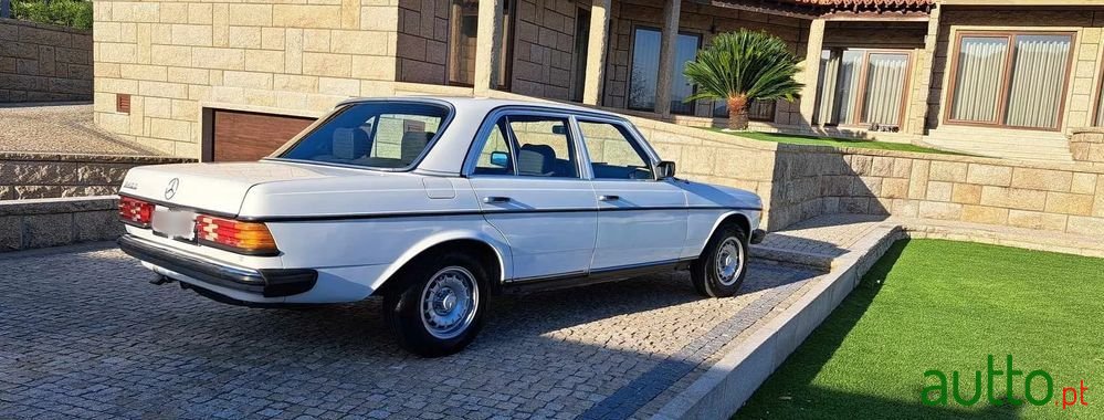 1982' Mercedes-Benz 240 photo #6