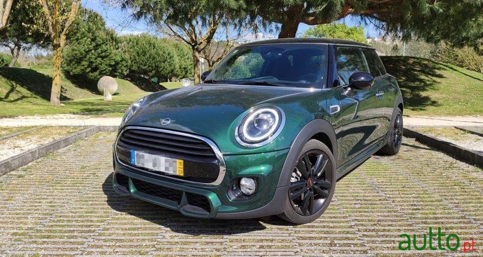 2018' MINI Cooper D Auto photo #2