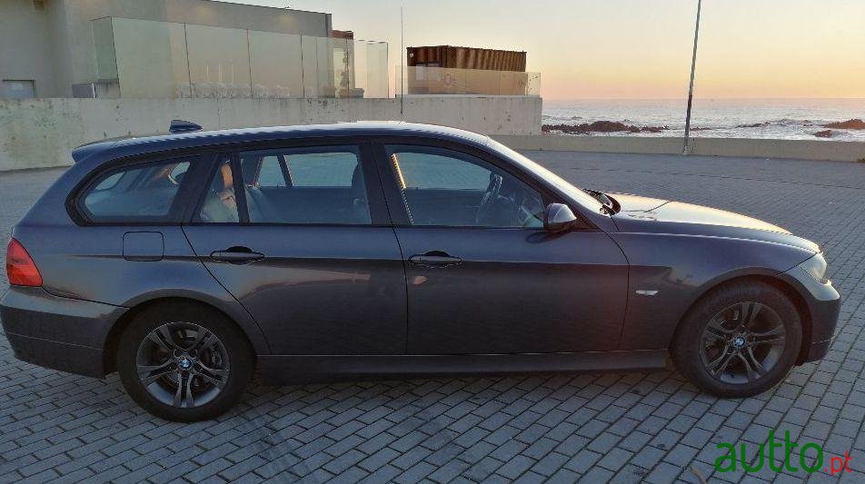 2008' BMW 318 D Touring photo #4