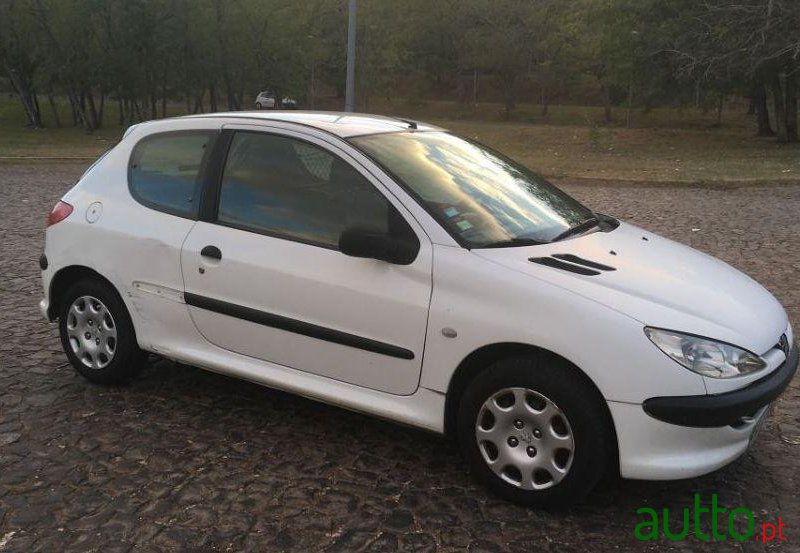 2003' Peugeot 206 1.4 Hdi photo #2