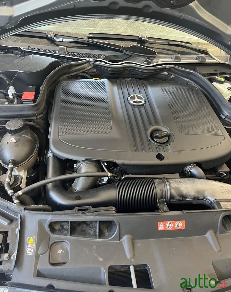 2011' Mercedes-Benz C 220 photo #6