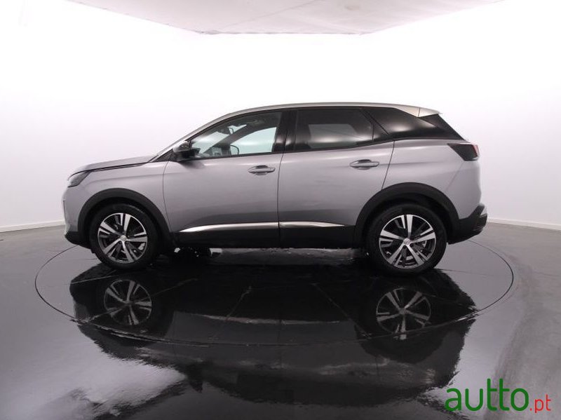 2023' Peugeot 3008 photo #3