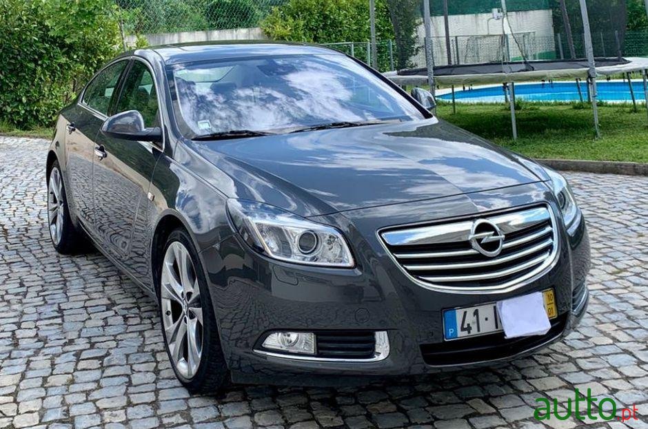 2010' Renault Clio photo #2