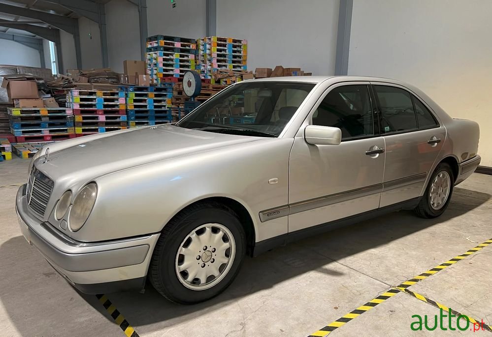1998' Mercedes-Benz E 250 Td Classic photo #3