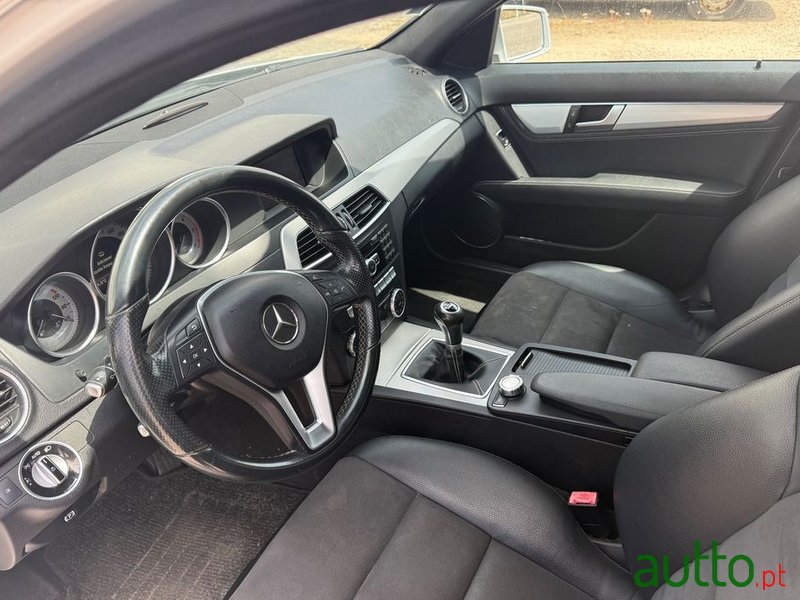 2014' Mercedes-Benz 220 photo #2