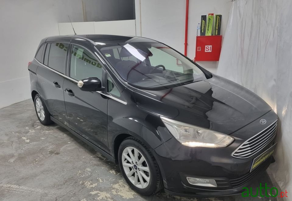 2015' Ford Grand C-MAX photo #5