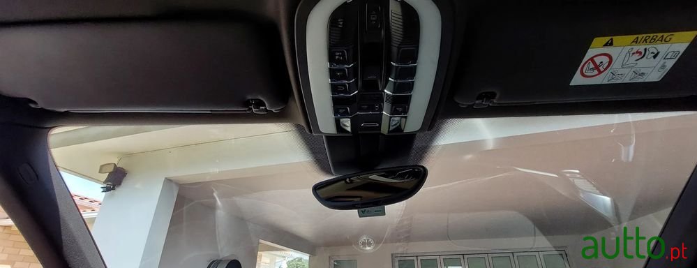 2015' Porsche Cayenne S Hybrid photo #2