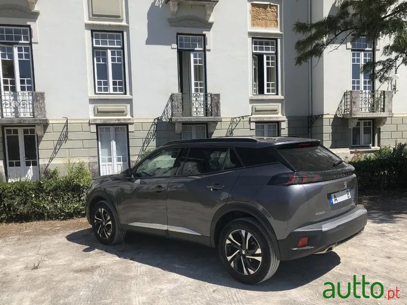 2020' Peugeot 2008 photo #3