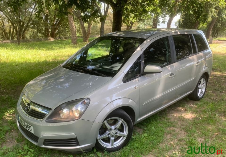 2006' Opel Zafira photo #3