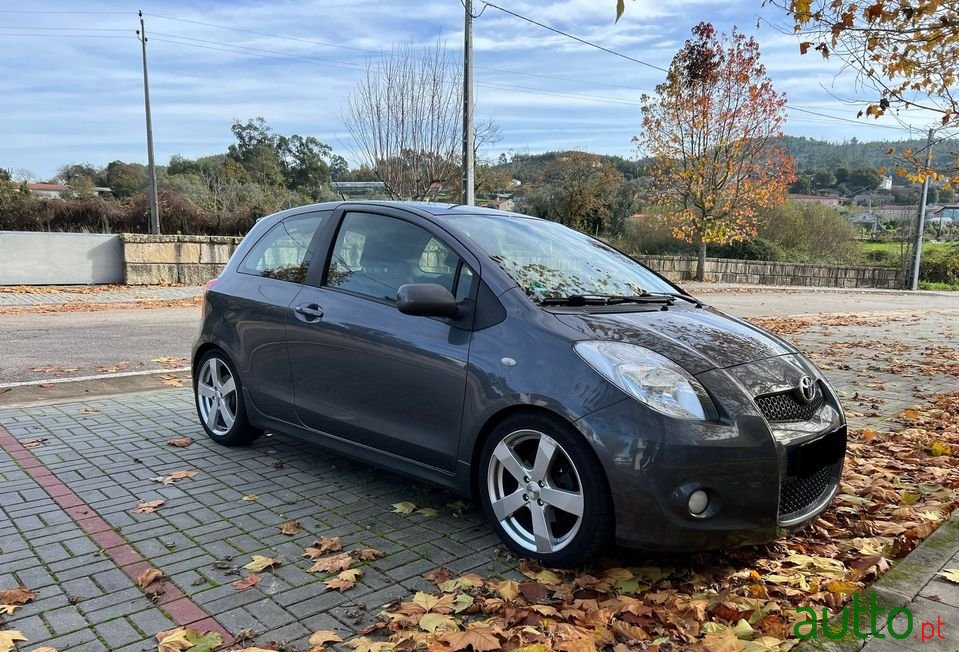2008' Toyota Yaris photo #2