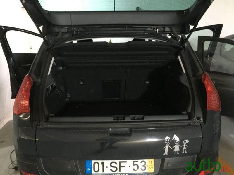 2011' Peugeot 3008 1.6 Executive photo #2