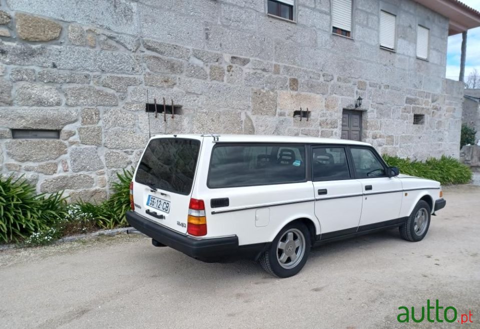 1990' Volvo 240 photo #3