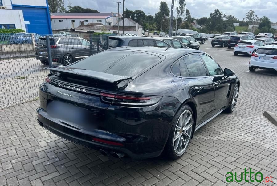 2019' Porsche Panamera 4 E-Hybrid photo #2