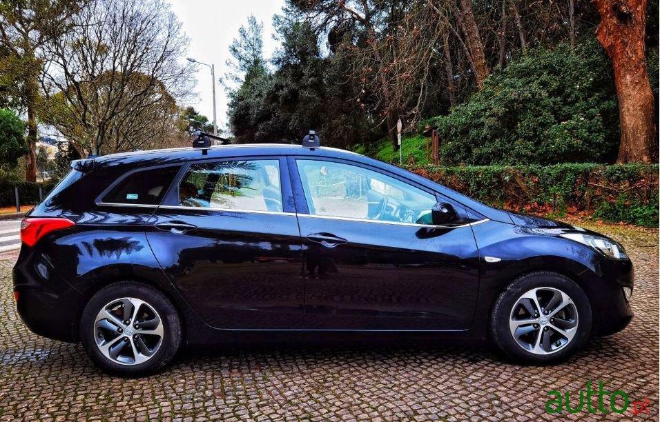 2015' Hyundai I30 Cw photo #4