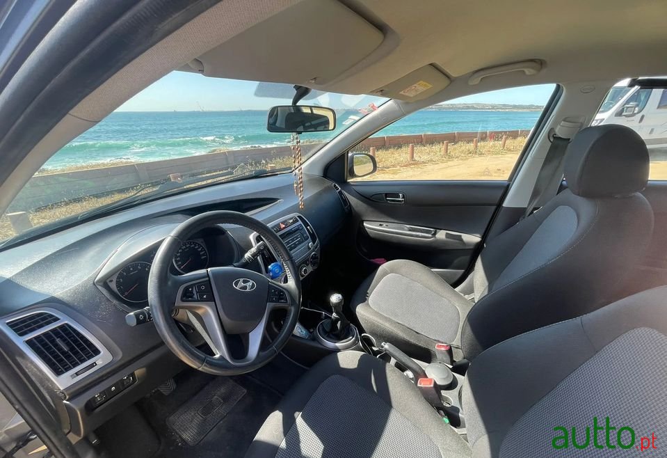 2014' Hyundai i20 photo #5