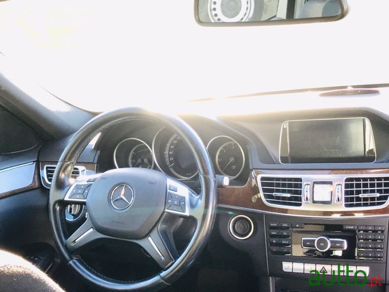 2015' Mercedes-Benz E-220 photo #4