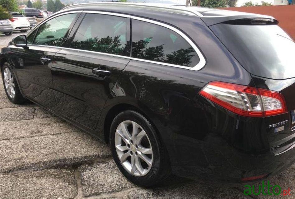 2011' Peugeot 508 Sw photo #2