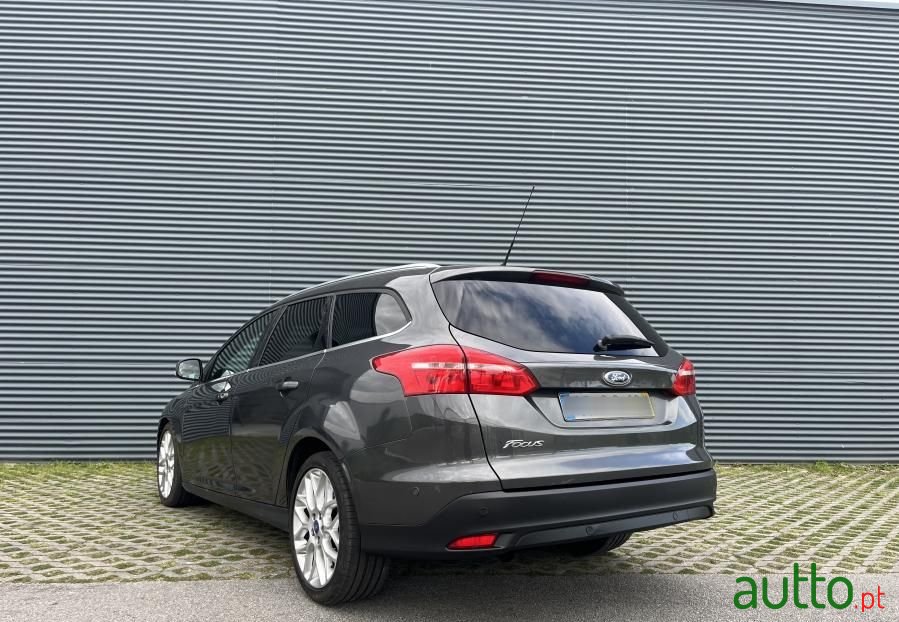 2015' Ford Focus Sw photo #3