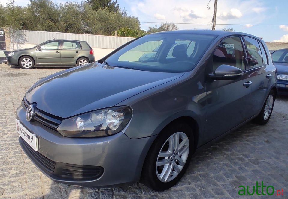 2009' Volkswagen Golf photo #4