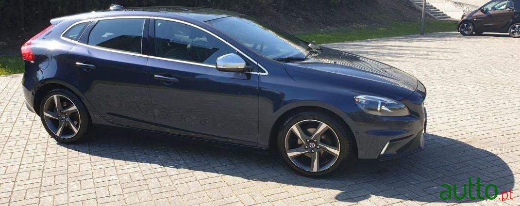 2013' Volvo V40 photo #2