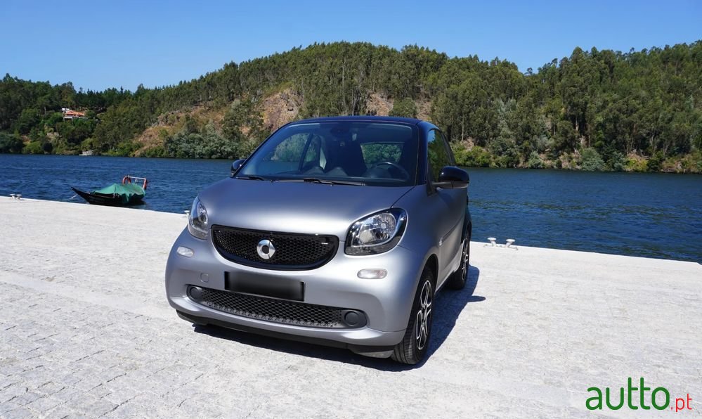 2016' Smart Fortwo Passion photo #1