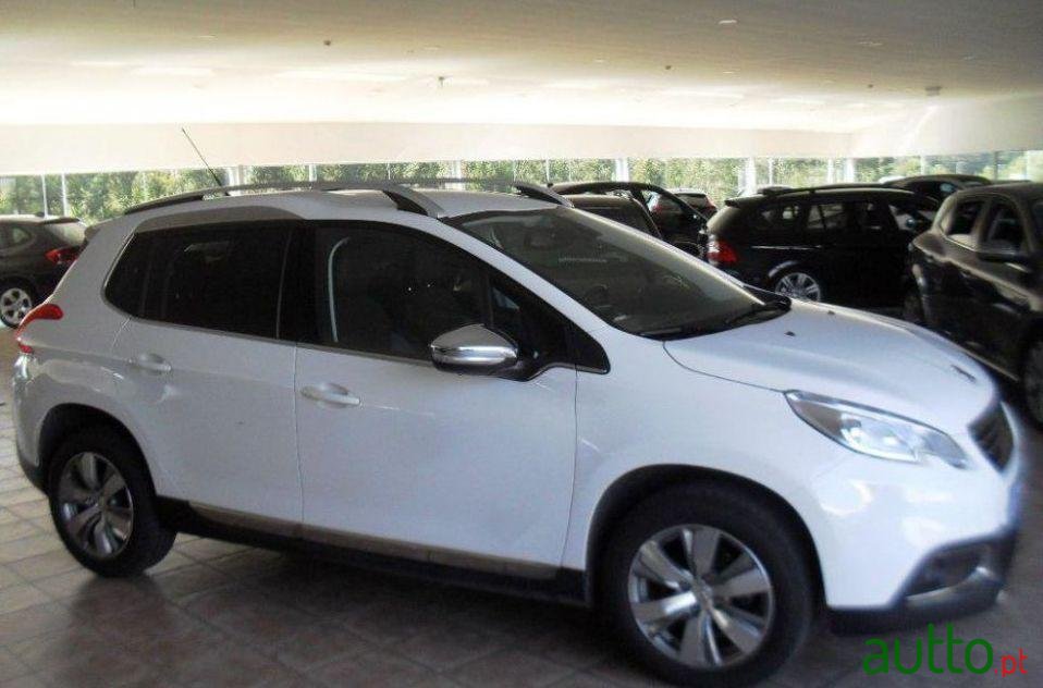 2014' Peugeot 2008 1.6 E-Hdi Allure photo #1